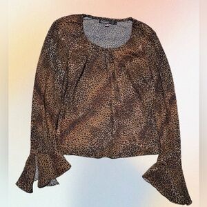 Rampage Y2K Style Cheetah Animal Print Flared Sleeve Blouse 🤎